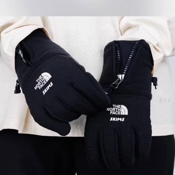 The North Face x SKIMS Denali Fleece Gloves